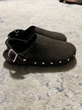 Old Navy Black Suede-Style Slingback Clogs with Stud Accents